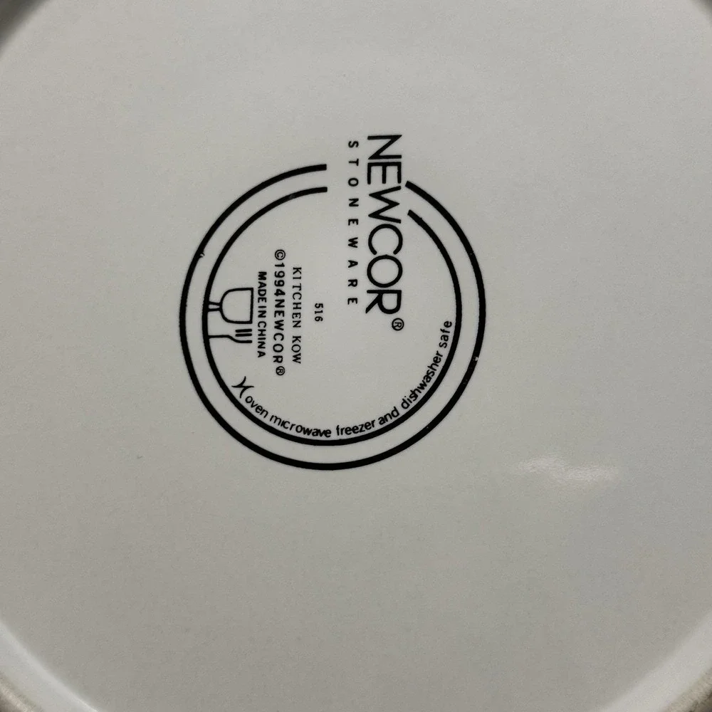 Vintage Newcor Kitchen Kow Dinner Plates Set 4 Farm Cow Chicken 11